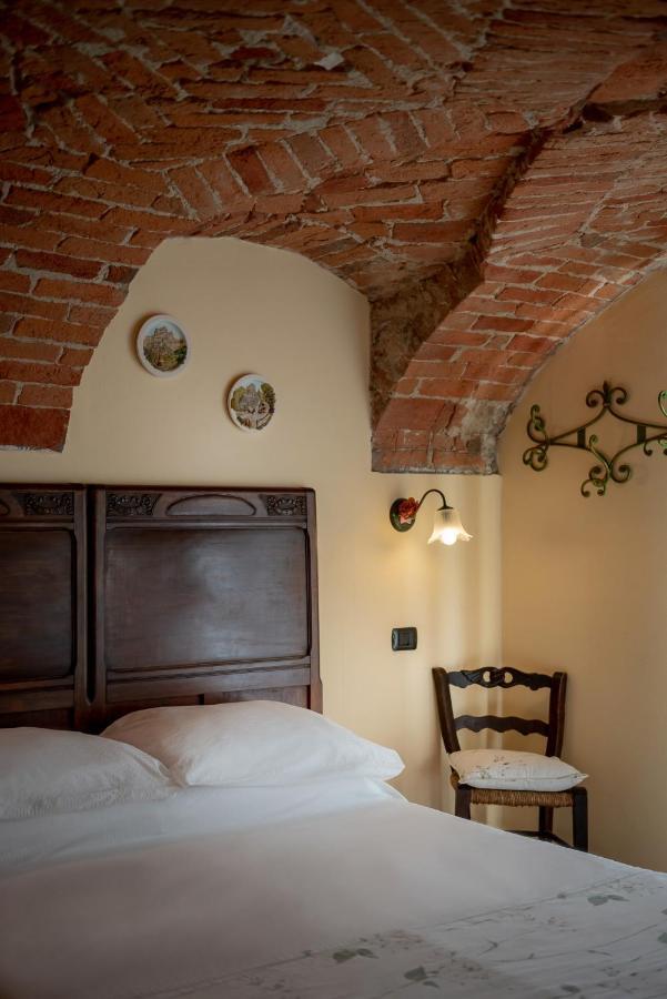 Agriturismo San Martino Clavesana Eksteriør billede