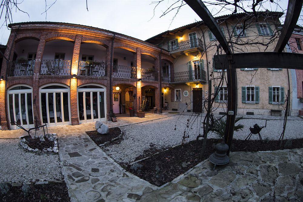 Agriturismo San Martino Clavesana Eksteriør billede