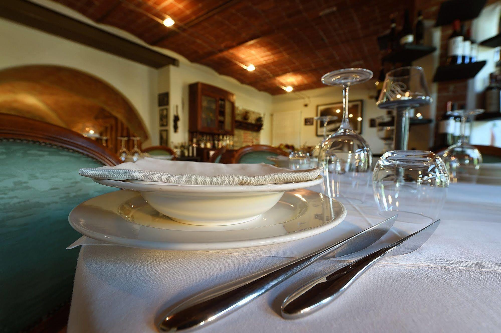Agriturismo San Martino Clavesana Eksteriør billede