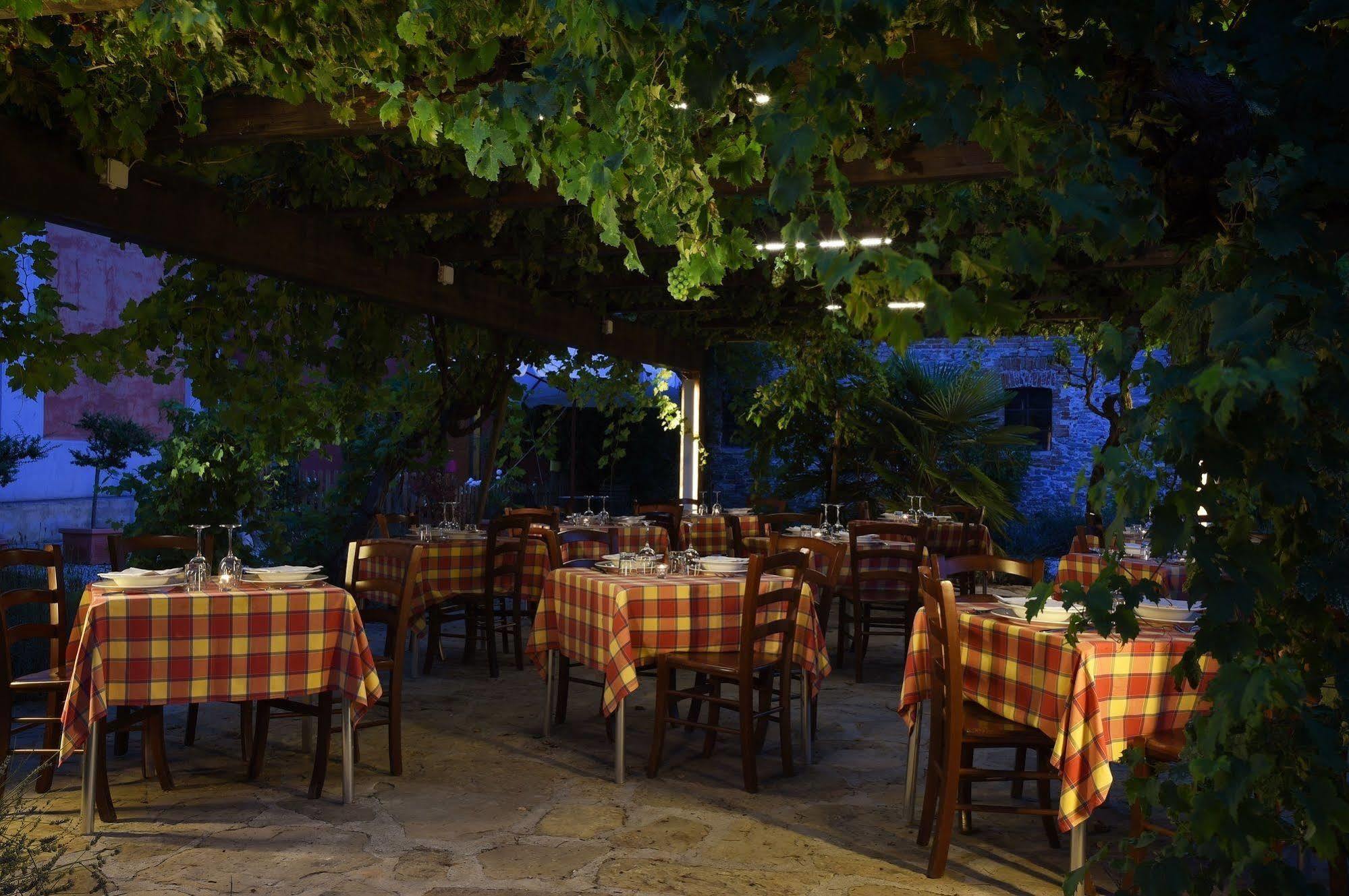Agriturismo San Martino Clavesana Eksteriør billede