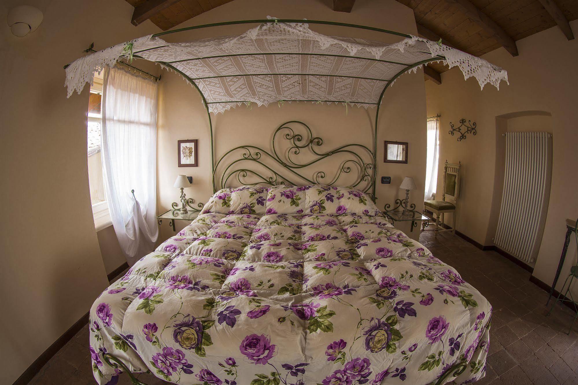 Agriturismo San Martino Clavesana Eksteriør billede