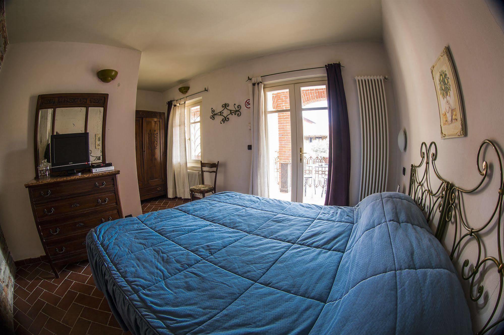Agriturismo San Martino Clavesana Eksteriør billede