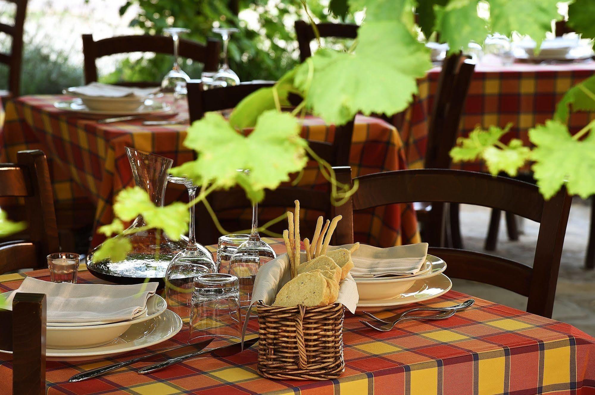 Agriturismo San Martino Clavesana Eksteriør billede