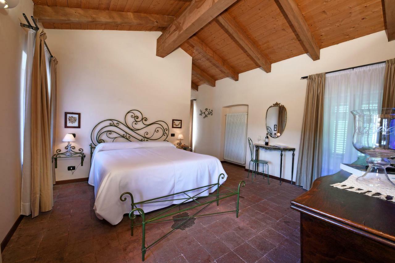 Agriturismo San Martino Villa Clavesana Eksteriør billede